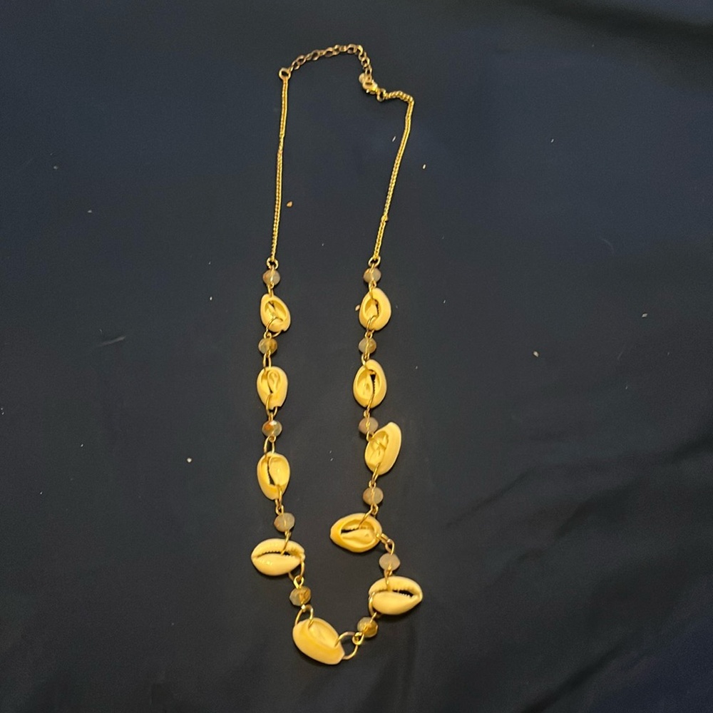 Shell necklace